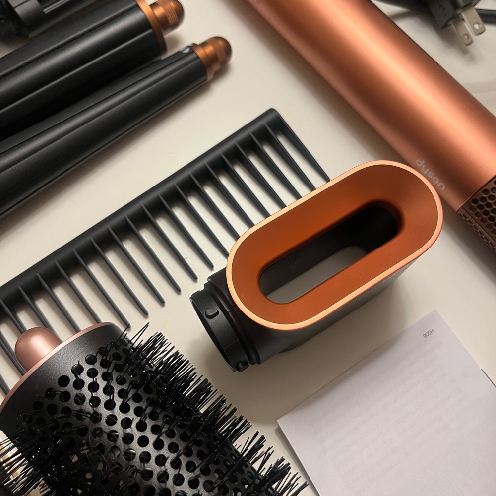 Dyson Airwrap Straight and Wavy